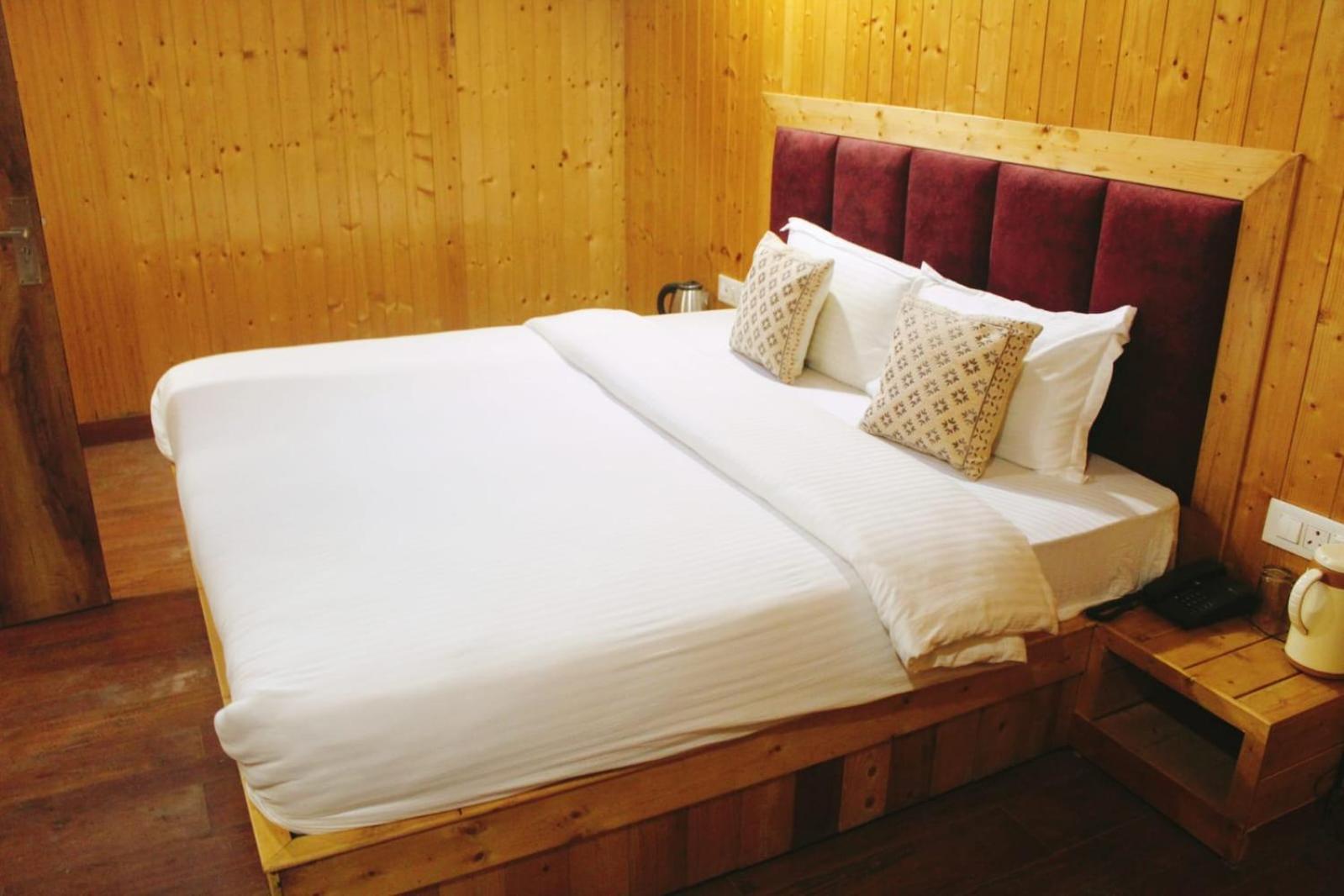 Hotel White Cloud Banikhet Ngoại thất bức ảnh